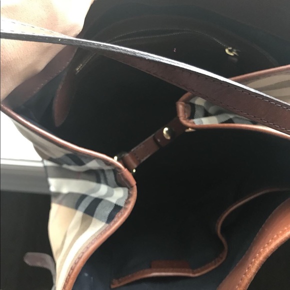 Burburry shoulder bag - Picture 5 of 8